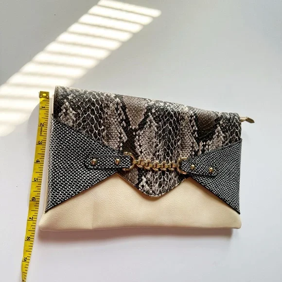Snake Skin patterned Clutch Bag - Picture 4 of 4